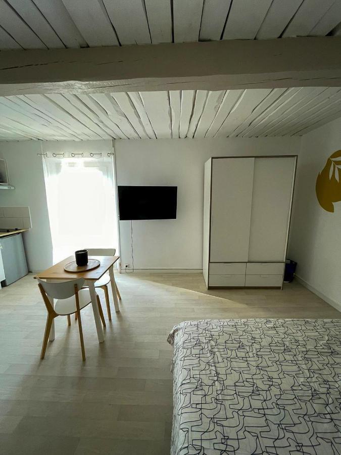 Grand Studio A 5Mns De La Plage Des Salins Hyeres Exterior photo
